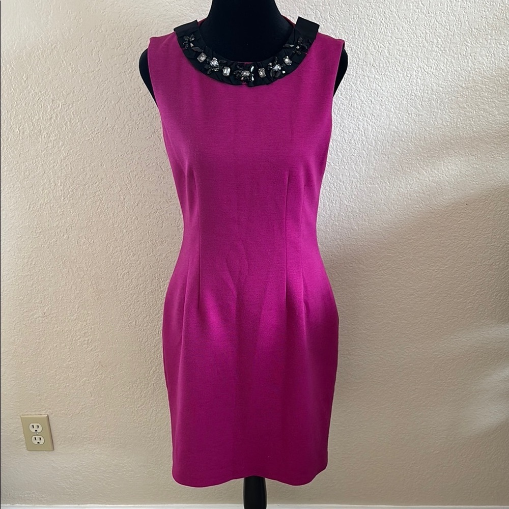 Tahari Rhinestone Statement Piece Dark Fuchsia Sleeveless Sheath Dress 0138 - Picture 3 of 10